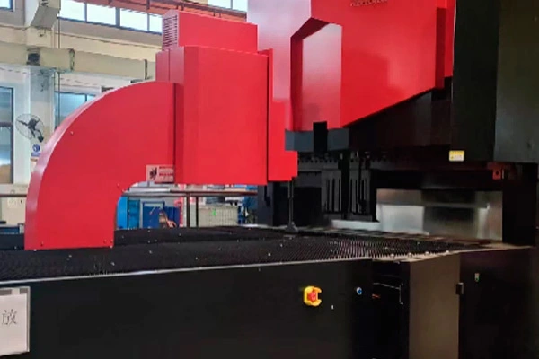 Máquina dobladora CNC de Aier
